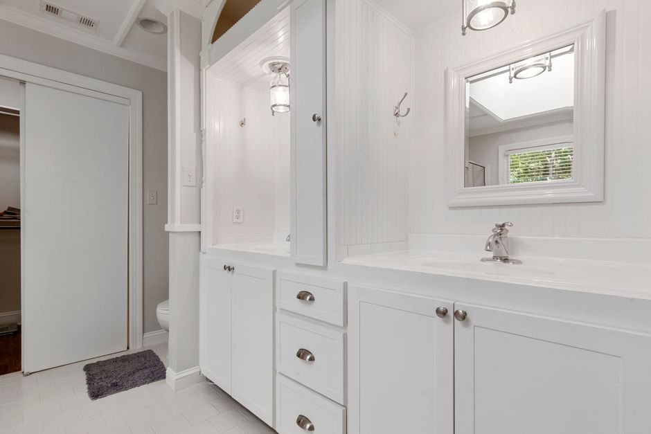 Declutter Your Bathroom with Drawer Organizers — Step-by-Step Guide to Decluttering Your Bathroom with Drawer Organizers