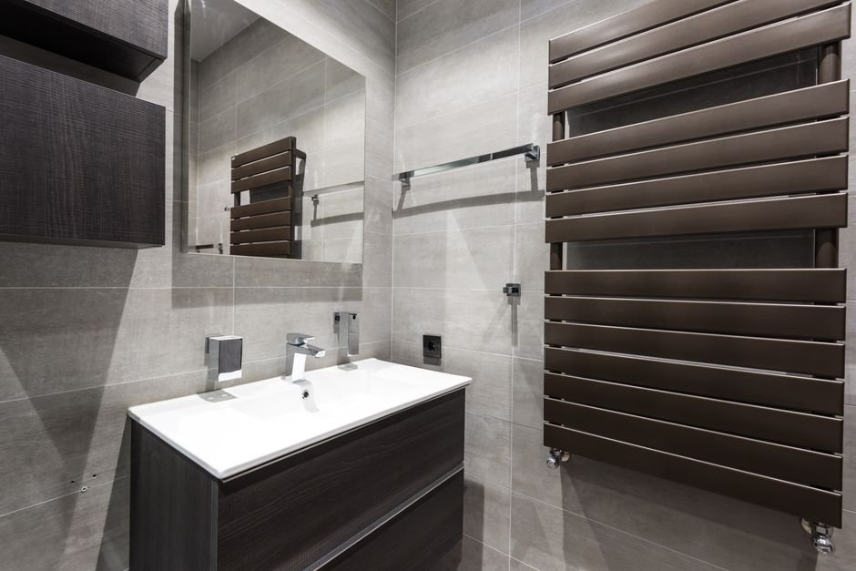 Wall-Mounted Shelves: An Efficient Bathroom Storage Idea — Types of Wall-Mounted Shelves for Bathroom Storage