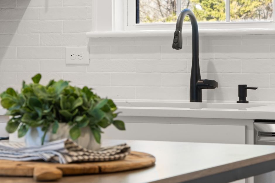 Wall-Mounted vs. Deck-Mounted Kitchen Faucet: Which One is Best for Your Kitchen — What is a Deck-Mounted Kitchen Faucet?