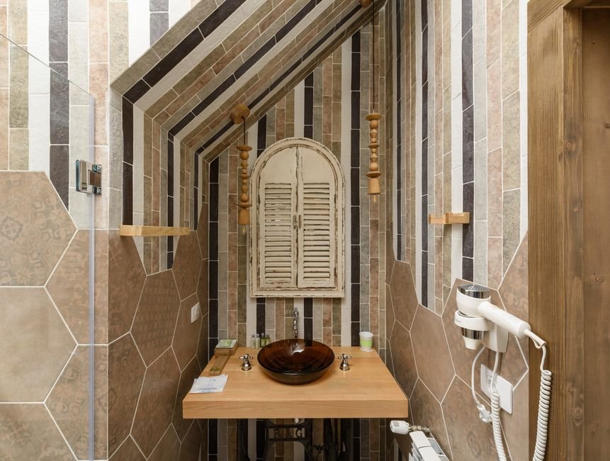 Adding a Vintage Touch to Your Bathroom with a Wall Mount Bathroom Faucet — Choosing the Right Vintage Wall Mount Faucet
