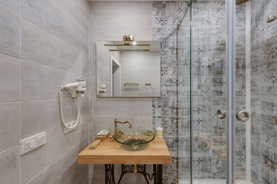 Adding a Vintage Touch to Your Bathroom with a Wall Mount Bathroom Faucet — Selecting the Right Vintage-inspired Wall Mount Faucet