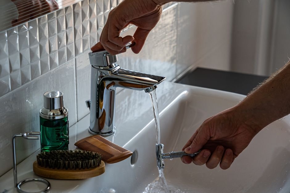 Pros and Cons of Brushed Nickel Finish Bathroom Faucets — Cons of Brushed Nickel Finish Bathroom Faucets