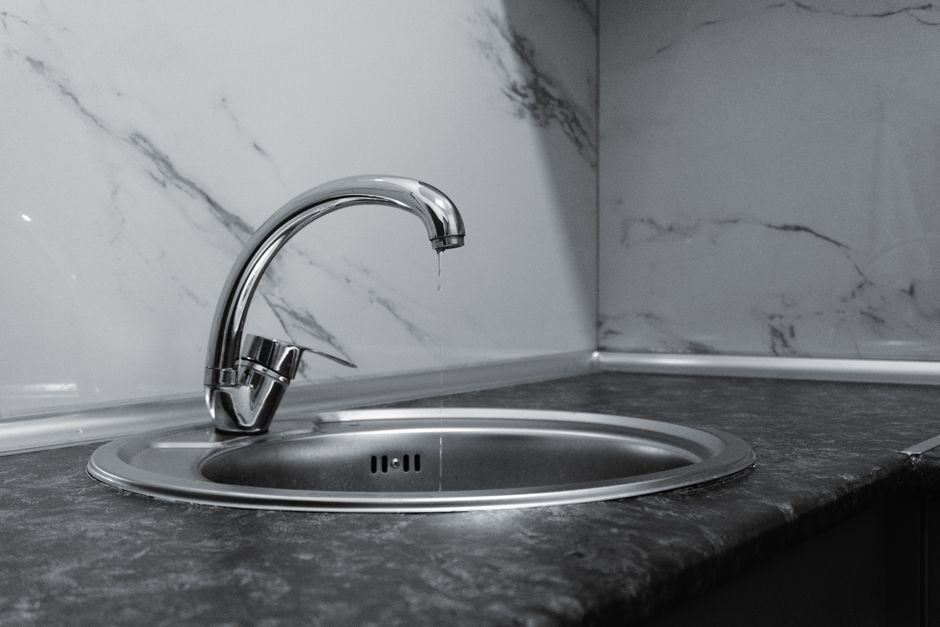 Pros and Cons of Corner Kitchen Sinks: Is it Worth it? — Pros of Corner Kitchen Sinks