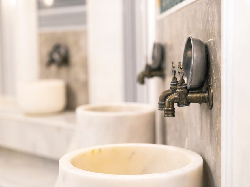 Pros and Cons of Oil Rubbed Bronze Finish Bathroom Faucets — Pros of Oil Rubbed Bronze Finish Bathroom Faucets
