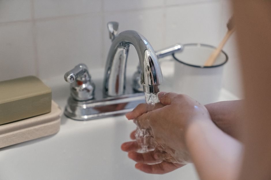 The Pros and Cons of Pre-Rinse Commercial Faucets — Cons of Pre-Rinse Commercial Faucets