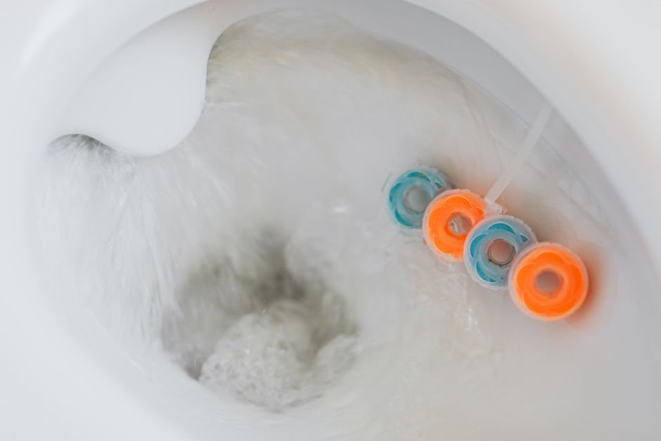 How To Unclog A Toilet Without A Plunger When The Water Is High — 2. Use Hot Water and Dish Soap for a Quick Fix