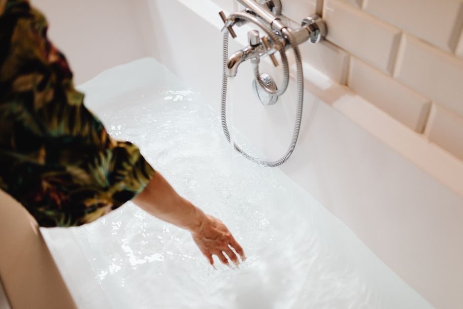 How Many Gallons In A Bathtub — Types of Bathtubs and Their Gallon Capacities