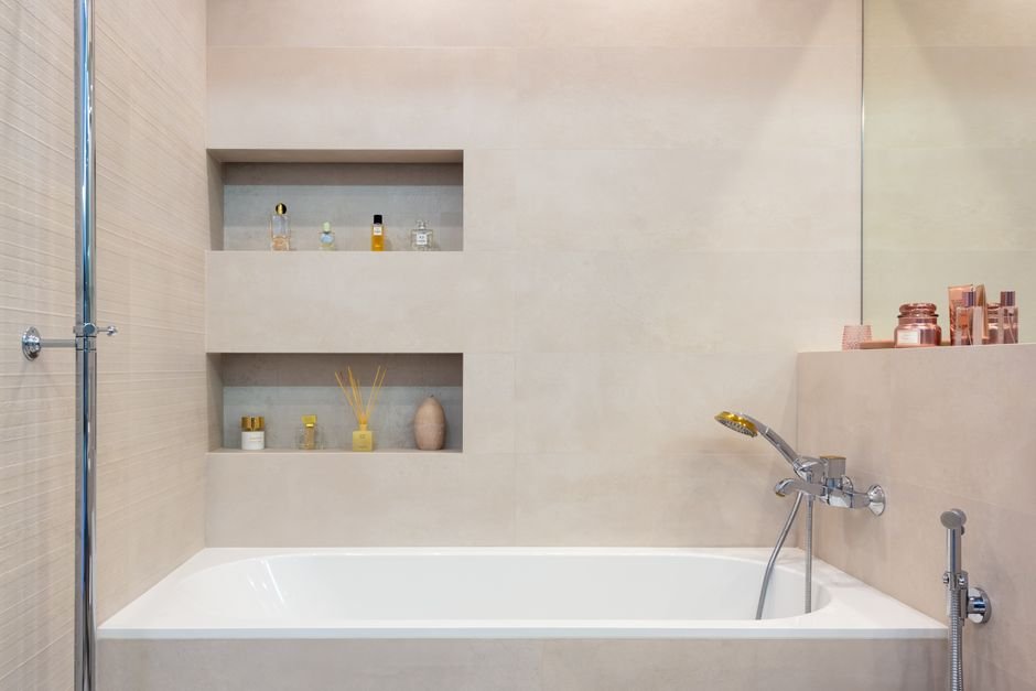 How Much Does It Cost To Replace A Bathtub — Average Cost to Replace a Bathtub in 2025