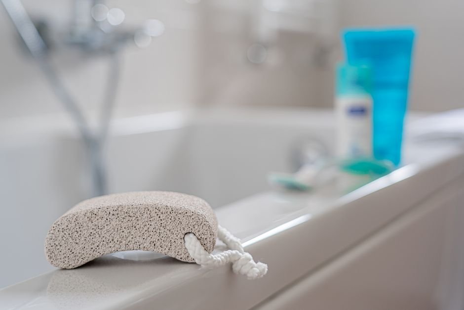 How To Remove A Bathtub Drain — Step 1: Identify the Drain Type