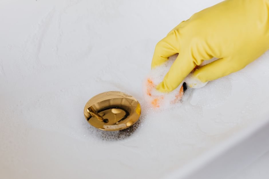 How To Unclog Bathtub Drain — What Causes Bathtub Drains to Clog?