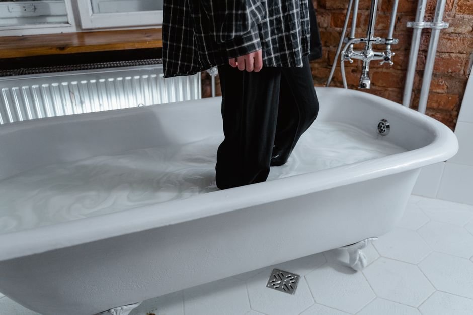 How To Unclog Bathtub Drain — Step-by-Step: How to Unclog Bathtub Drain Without Chemicals