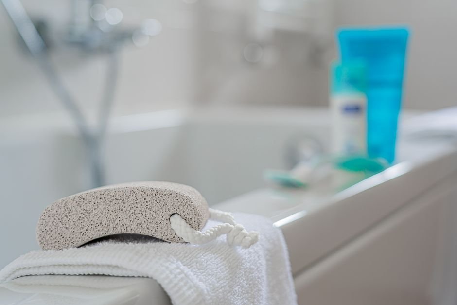 How To Remove Soap Scum From Bathtub — Essential Tools and Materials to Get Started