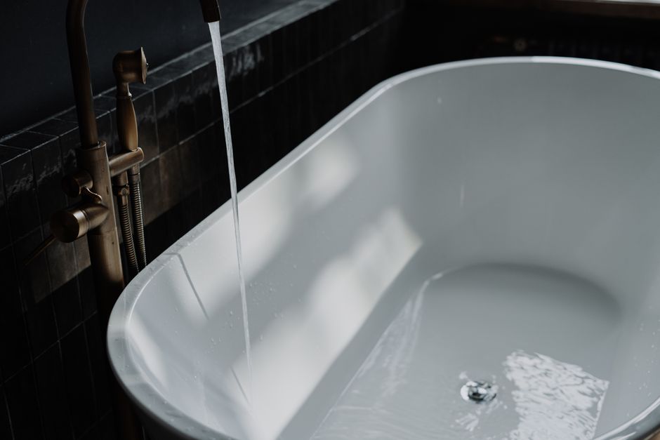 How To Resurface A Bathtub — Benefits of Bathtub Resurfacing