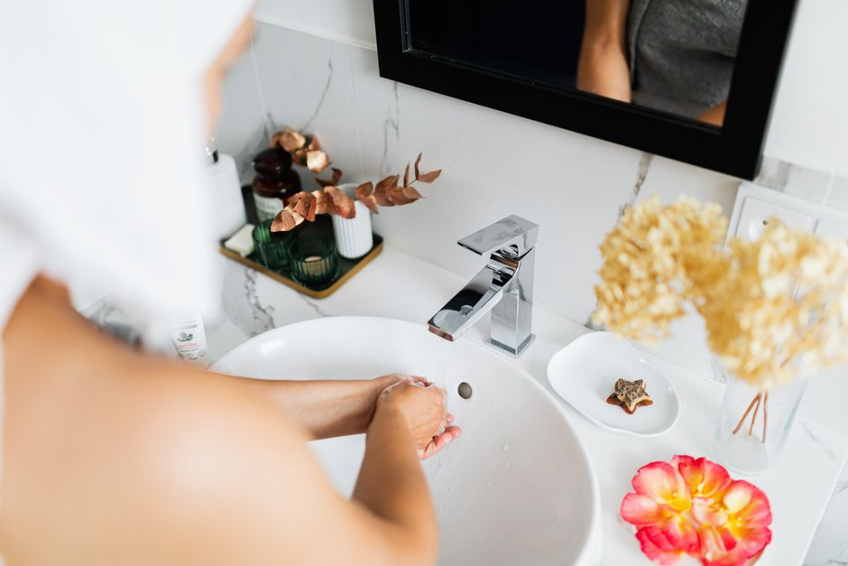 Why Does My Bathroom Sink Smell Like Rotten Eggs — Understanding the Rotten Egg Smell: What It Means