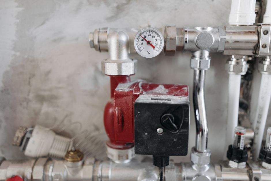 Heat Pump vs Conventional Water Heater — What Is a Heat Pump Water Heater?