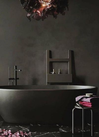 Black Floor Bathroom Ideas 5. Stick to the Luxurious Style