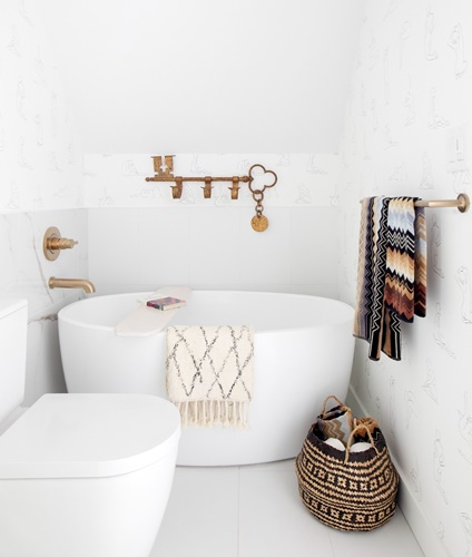 Bright White-Minimalist Boho Bathroom Ideas