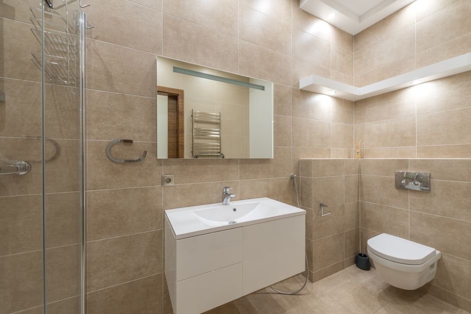 Wall-Mounted Shelves: An Efficient Bathroom Storage Idea