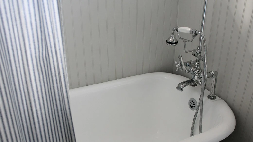 Which Tub Faucet Style Is Commonly Used With Clawfoot Tubs
