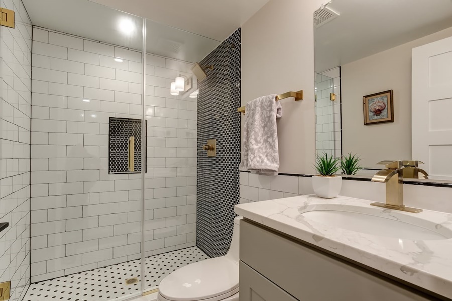 how much does it cost to remodel a small bathroom?