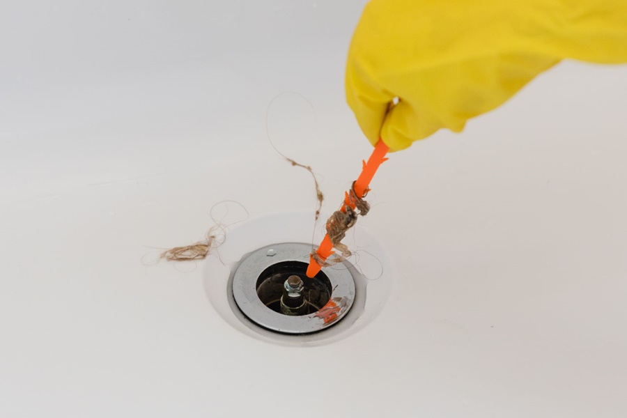 how to unclog bathtub drain full of hair