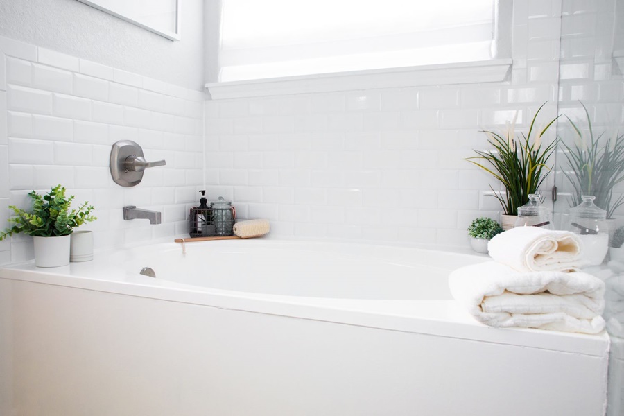 how to refinish a bathtub