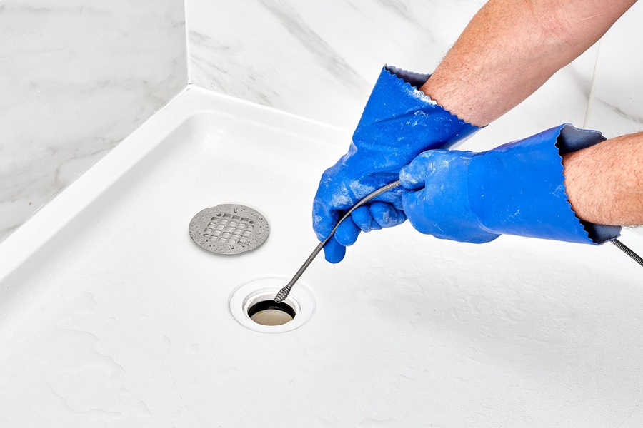 how to unclog a bathtub drain with standing water