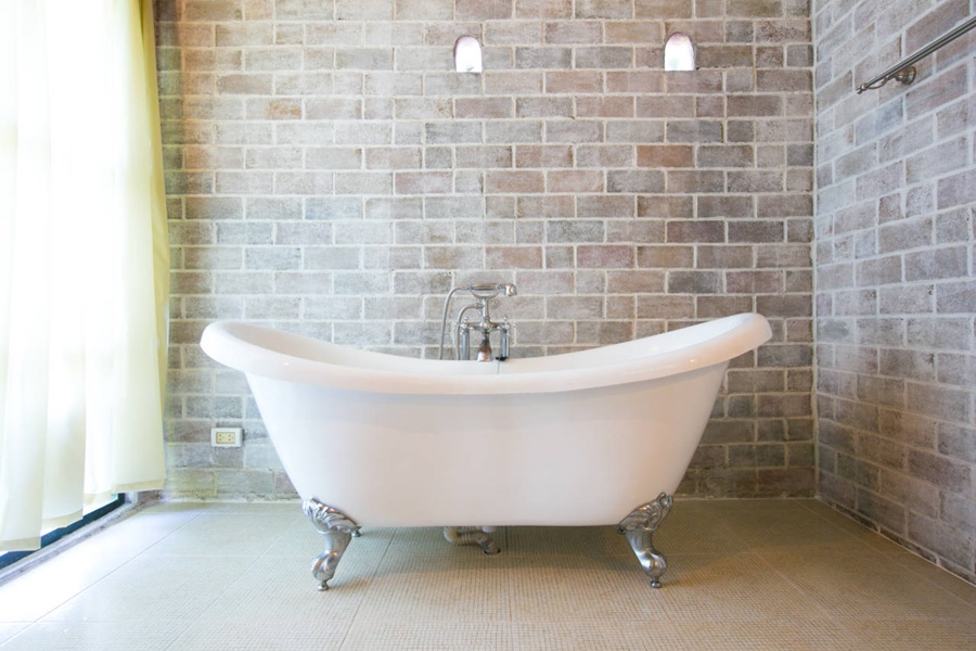 how much does it cost to install a bathtub