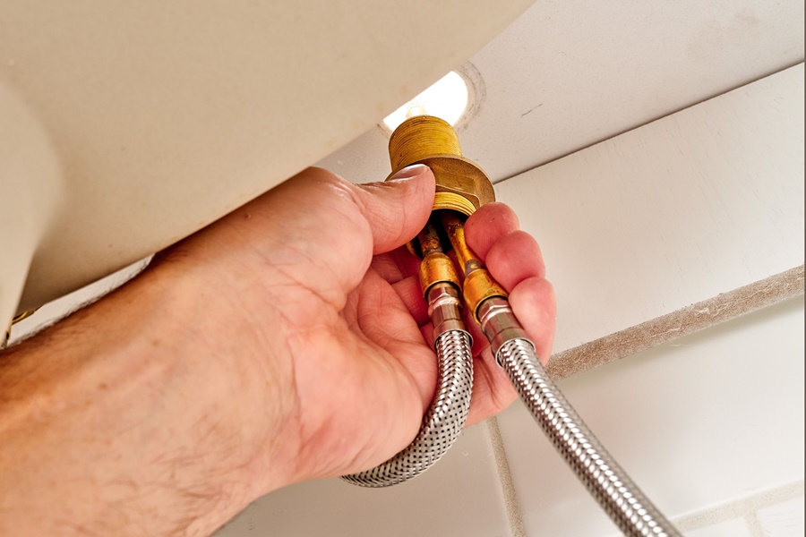 how to remove faucet from bathroom sink