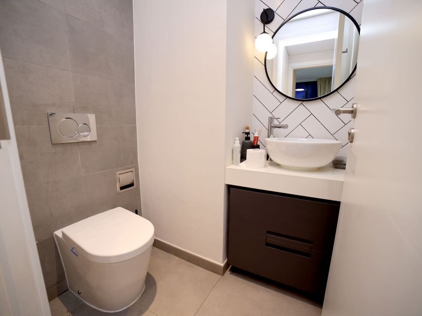 how to remodel a small bathroom