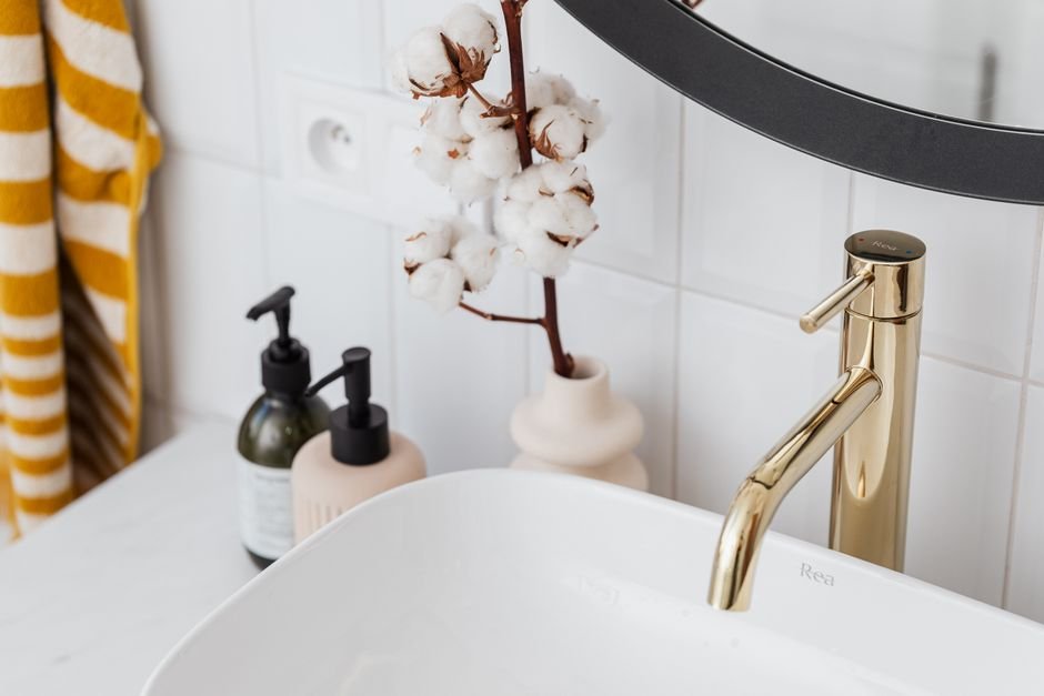 what bathroom fixtures are in style